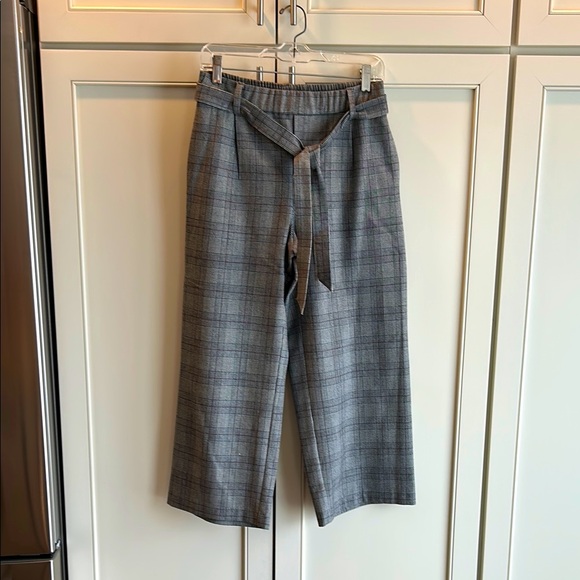 Zara Pants - NWOT Zara Gray Plaid cropped pants